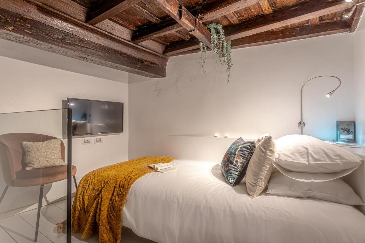 Lucrezia Apartment - Close To Piazza Navona Рим Экстерьер фото