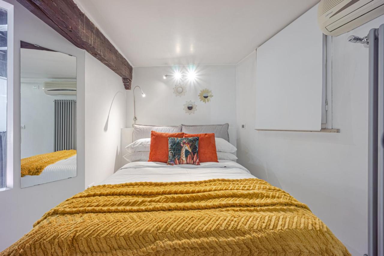 Lucrezia Apartment - Close To Piazza Navona Рим Экстерьер фото